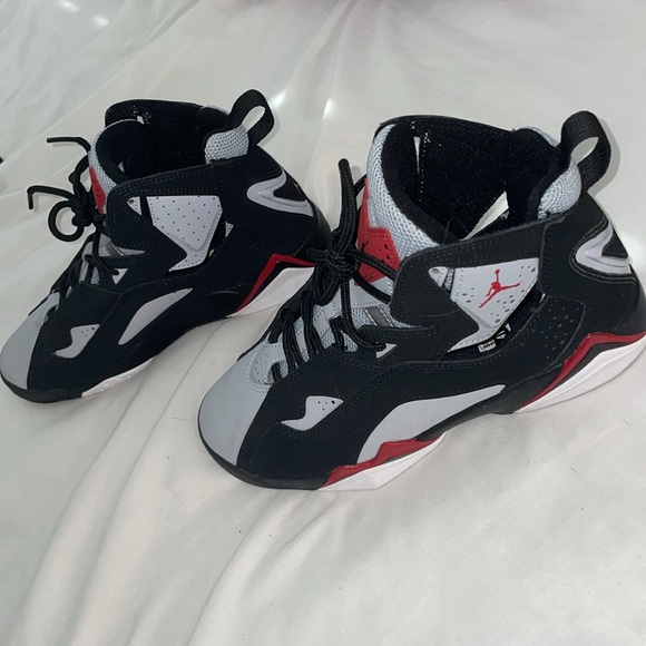 Jordan 7, size 4 youth - Picture 4 of 5